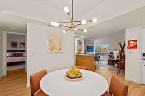 Dining - The Cliffrose Catalina - fully-equipped condo, heated pool, mtns 🌵 (Tucson)
