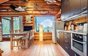 Frigorífico, placa de cocina, lavavajillas y cafetera o tetera