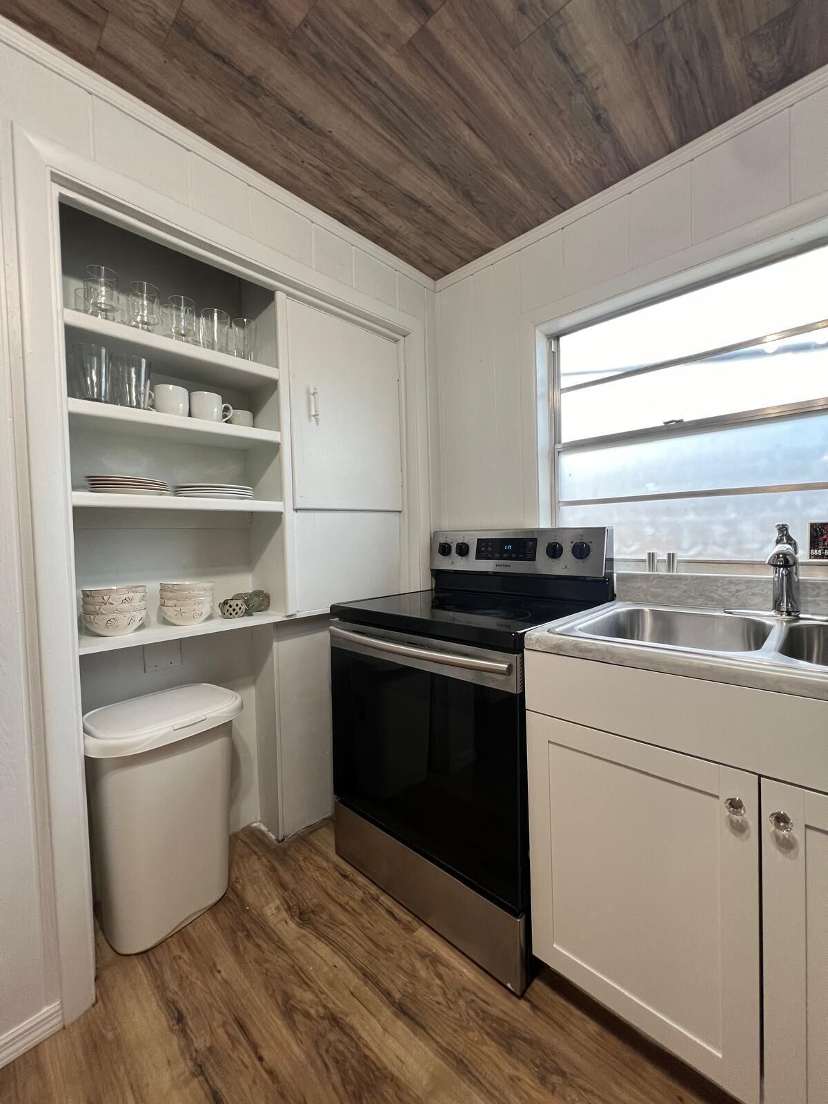 Spacious apartment/2BR/ fits 4
