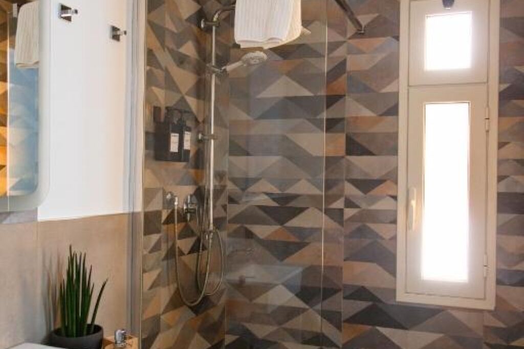 Doccia, asciugacapelli, bidet, asciugamani