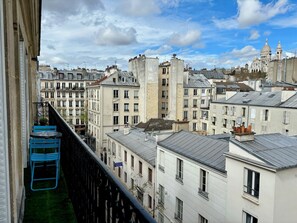 Property grounds - Charming family apartment with breathtaking view of Montmartre
(Paris)