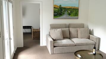 Suite | Premium bedding, pillow-top beds, minibar, individually decorated