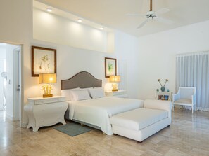 4 bedrooms, desk, iron/ironing board, travel crib