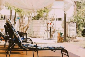 Terrace/patio - Contemporary Gem: Studio with Serene Pool View
 (Newcastle)