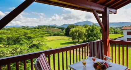 Logis Hotel Baratxartea