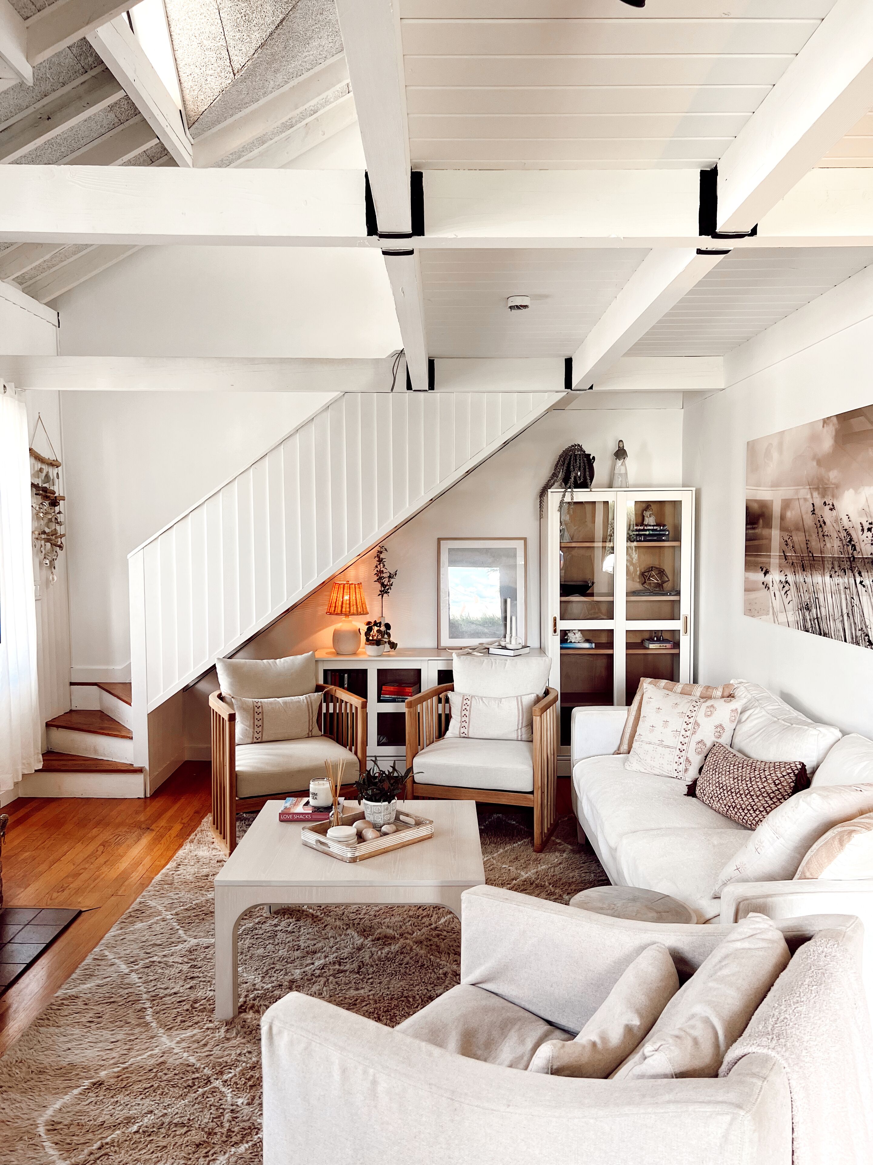 Hygge carriage house in heart of Old Town Marblehead.  Walk to everything MBHD! 