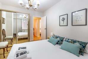 3 dormitorios, tabla de planchar con plancha, wifi gratis y ropa de cama