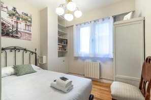 3 chambres, fer et planche à repasser, Wi-Fi gratuit, draps fournis