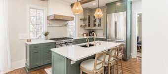 Mosswood Cottage, Main St. Leland, Weekly Rental, Walk to Fishtown, Beach, Shops