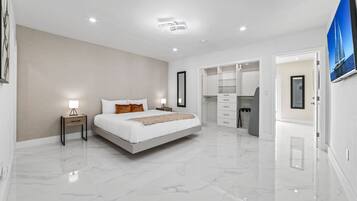 7 bedrooms, iron/ironing board, WiFi, bed sheets