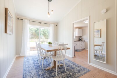 Fairway Family Oasis: King Beds, Pets Allowed, Golf Course Neighborhood