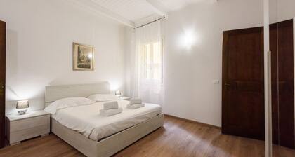 Uffizi 3 bedrooms in Florence by Mmega