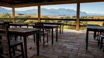 Bar à beira da piscina