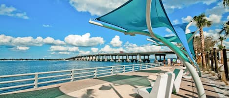 المنطقة المحيطة بالمنشأة