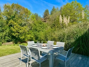 Outdoor dining - Caporizon-villa Pommier-6 Personnes-jardin-terrasse-a la Campagne Proche Ville (Sanilhac)
