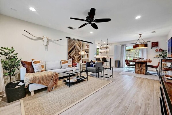 تلفزيون، مكتب