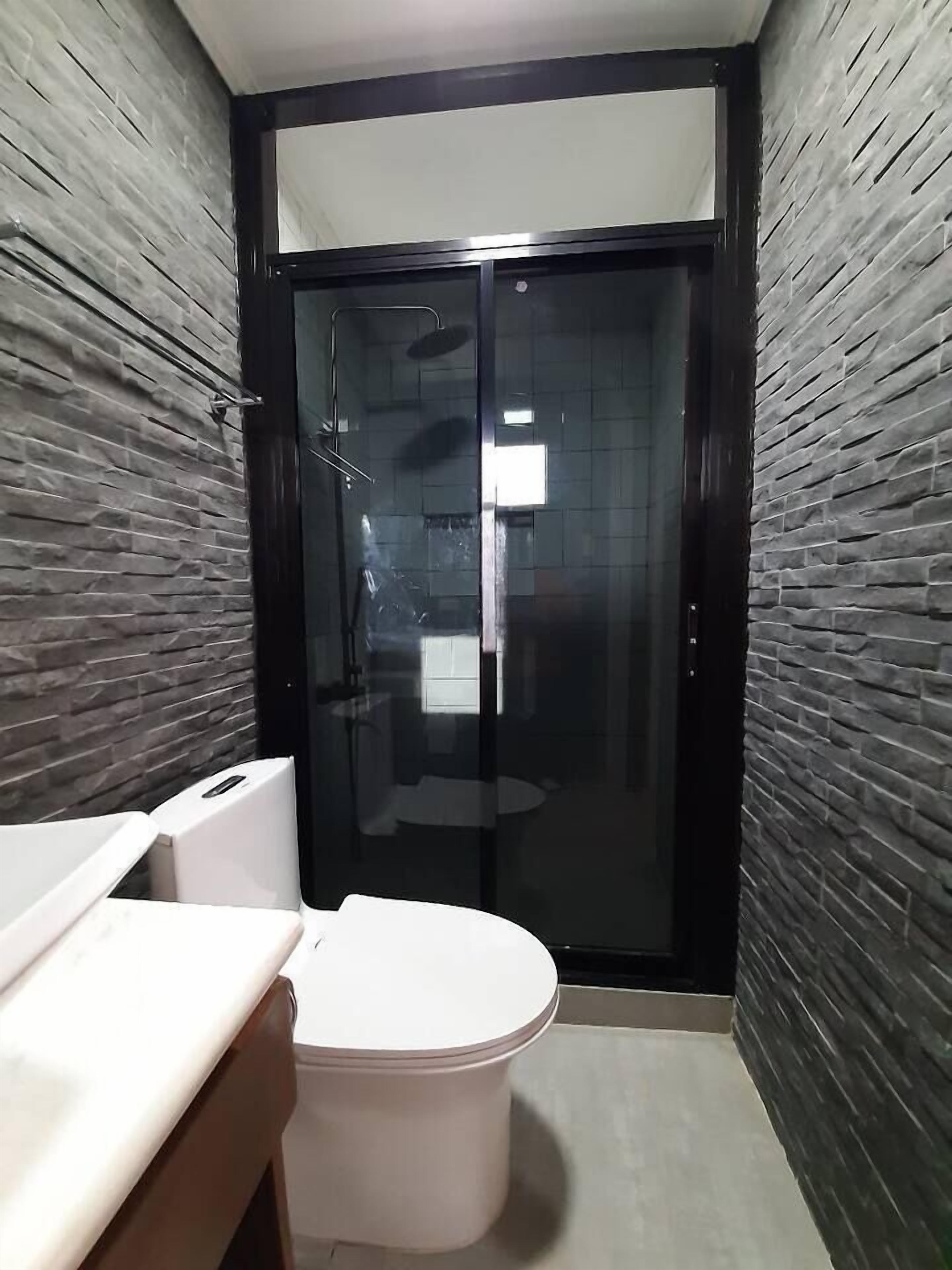 Shower, towels