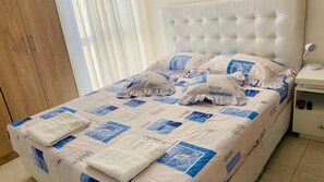 3 habitaciones, escritorio, wifi y ropa de cama 