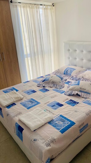 3 Schlafzimmer, Schreibtisch, WLAN, Bettwäsche