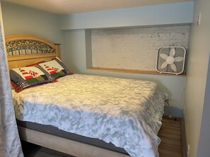 3 chambres, fer et planche à repasser, Wi-Fi, draps fournis