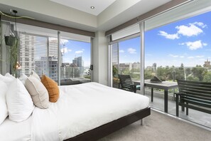 2 bedrooms, iron/ironing board, free WiFi, bed sheets - Urban Serenity near Albert Park (Auckland)