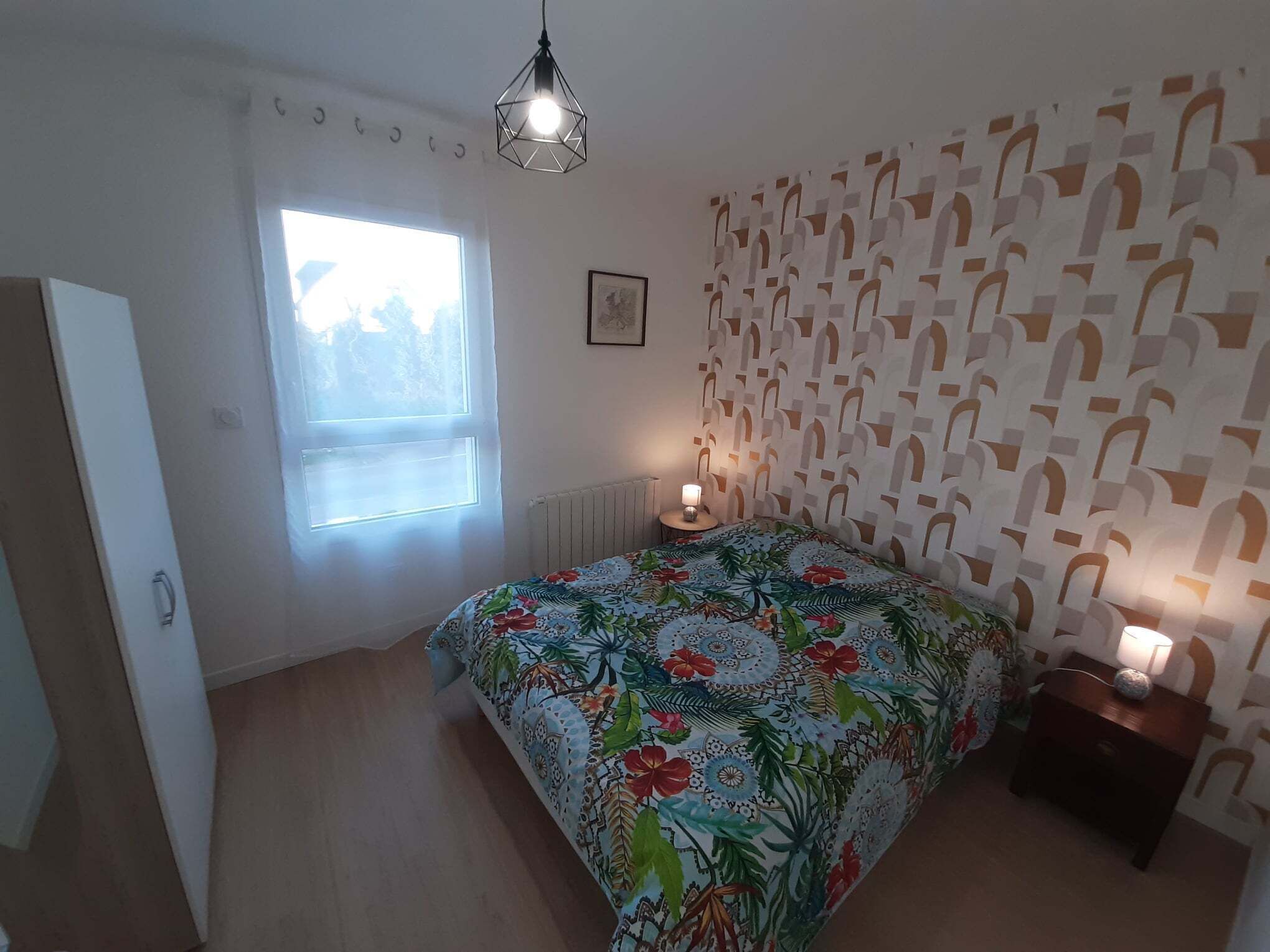 3 bedrooms, iron/ironing board, free WiFi, bed sheets