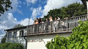 المنشأة من الخارج