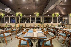Restaurant - Harmony Palace (Mahabaleshwar)