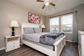 4 bedrooms, iron/ironing board, WiFi, bed sheets