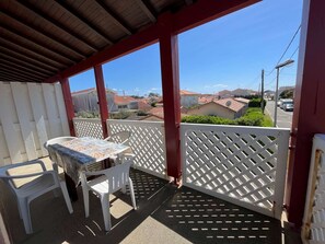 Outdoor dining - La Passée n°8 - Two-bedroom apartment on 1st floor near the beach (BISCARROSSE)