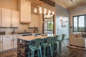 Interior - Mountain Vista Villa (Angel Fire)