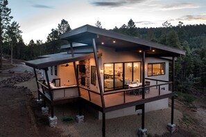 Outdoor dining - Mountain Vista Villa (Angel Fire)