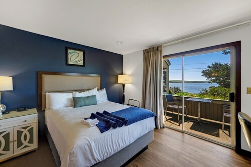 Double Queen Room with Ocean View!