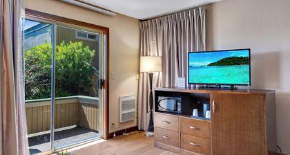 Standard King Room with Ocean View