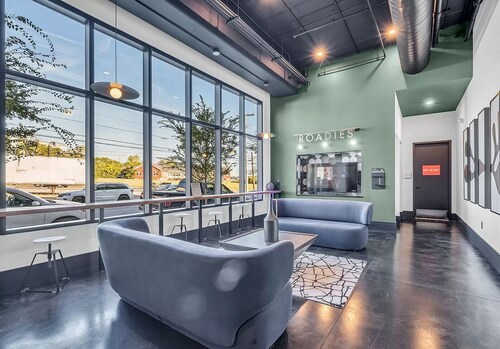 *NEW Modern 1BR|Sleeps 3|Broadway|Barstool Nash