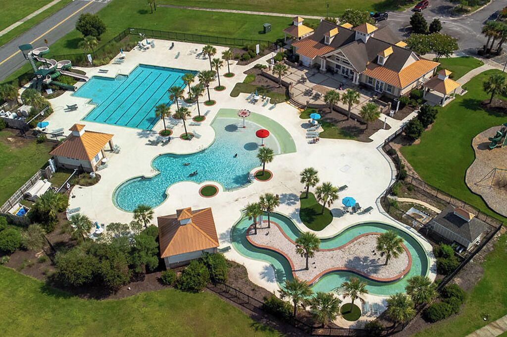 NEW 4 BDR: Pool, Slides, Lazy River, Fishing, Fitness Center-Mins to Savannah