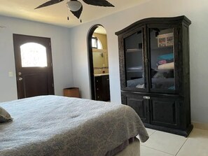 1 bedroom, desk, free WiFi, bed sheets