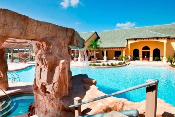 Pool - 4 Bed 3 bath Townhouse Kissimmee - 15 minutes from Disney (Kissimmee)