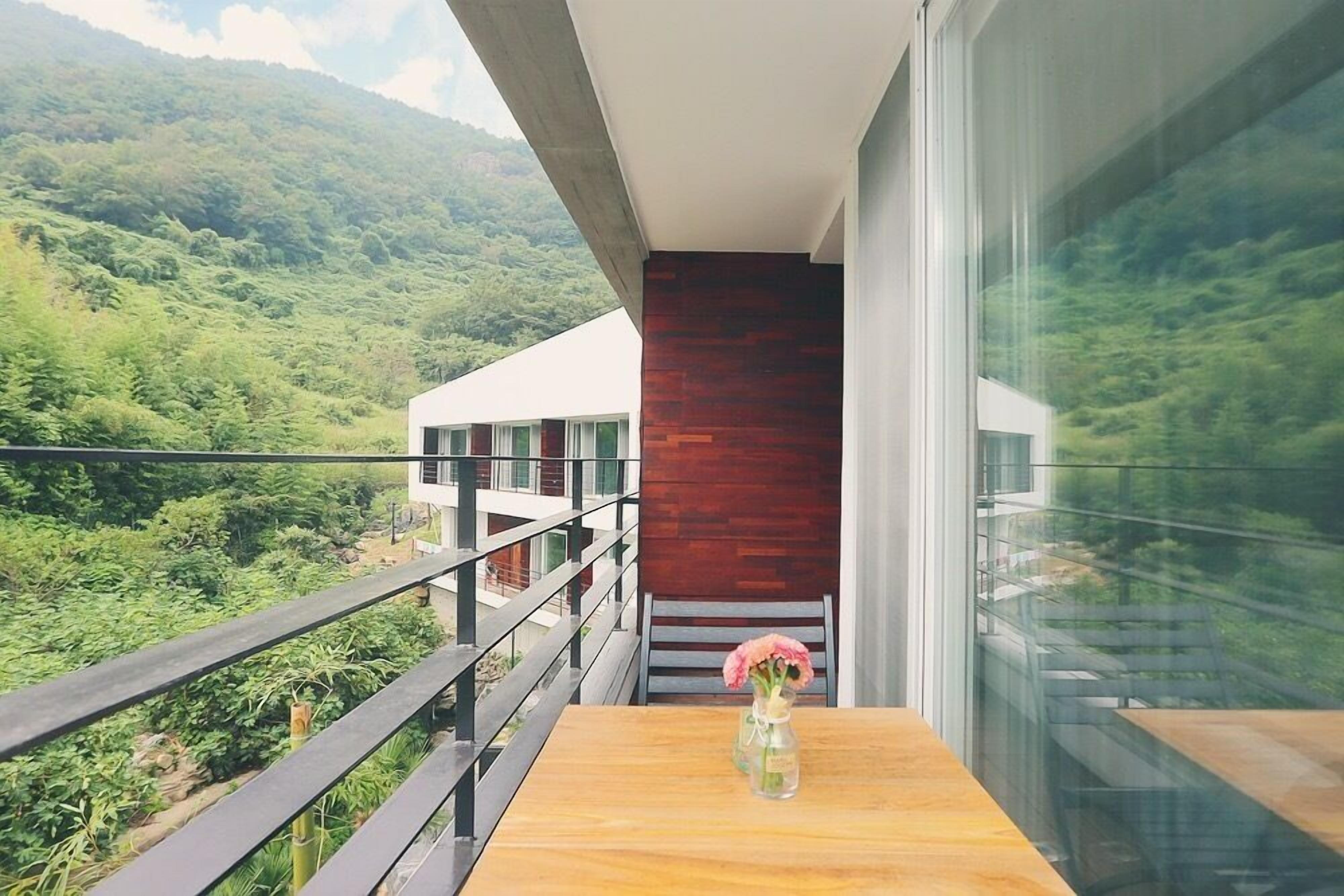 101 | Individually decorated, individually furnished, desk, free WiFi