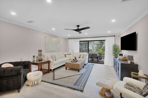 Smart TV - 405 Shipmaster @ Shipyard | Dog-Friendly | Pool, Golf & Tennis (Hilton Head Island)