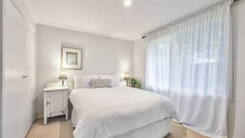 2 bedrooms, desk, travel crib, WiFi