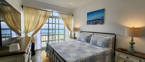 3 Schlafzimmer, Schreibtisch, Bügeleisen/Bügelbrett, Reisekinderbett