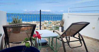 Casinha Nova - 3-bedroom house in São Filipe with City, Ocean view AC, WiFi