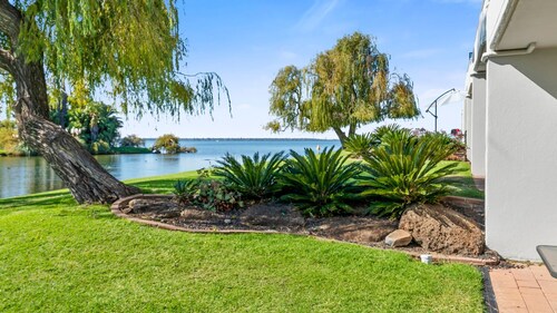 Yarrawonga Lakeside Apartment 25