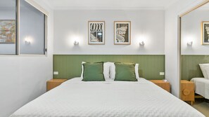 2 bedrooms, iron/ironing board, bed sheets