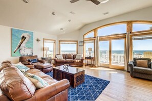 Televisión y chimenea 