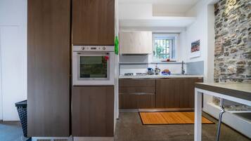 Kühlschrank, Ofen, Herdplatte, Geschirrspüler