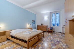 3 室のベッドルーム、アイロン / アイロン台、WiFi、ベッドシーツ