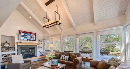 Fab Lakeview + Lake Access + Dock Slip + Hot Tub!