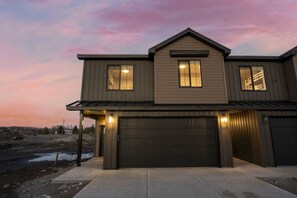 Exterior - Ashton Escape with Ping Pong and BBQ (Ashton)